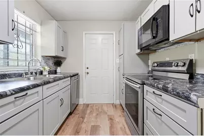 1823 NE 31st Avenue, Gainesville, FL 32609 - Photo 11