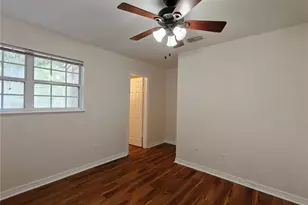 620 SW 10th Ln, Gainesville, FL 32601 - Photo 15