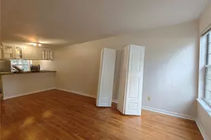 620 SW 10th Ln, Gainesville, FL 32601 - Photo 5