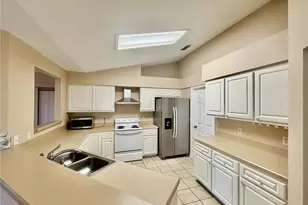 8032 SW 51st Ln, Gainesville, FL 32608 - Photo 5