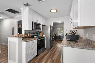 418 NE 3rd St, Trenton, FL 32693 - Photo 5
