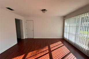 536 NE 12th Ct, Gainesville, FL 32601 - Photo 3