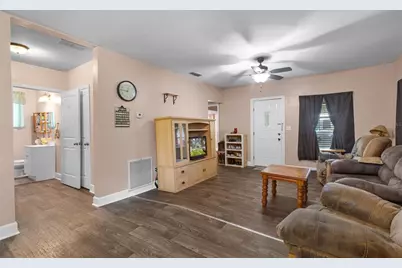 729 NW 3rd Avenue, Trenton, FL 32693 - Photo 3