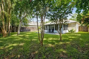 2523 NW 38th Pl, Gainesville, FL 32605 - Photo 3