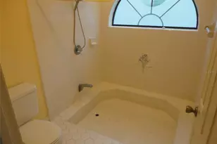 7823 SW 9th Pl, Gainesville, FL 32607 - Photo 9