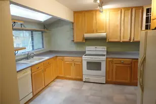 7823 SW 9th Pl, Gainesville, FL 32607 - Photo 3