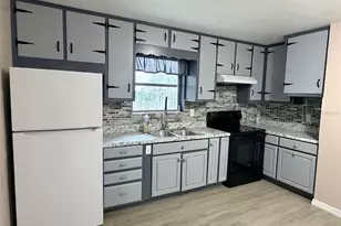 1025 NE 4th St, Chiefland, FL 32626 - Photo 3
