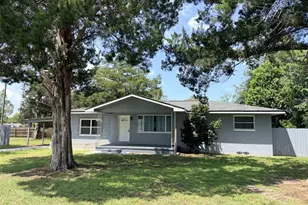 1025 NE 4th St, Chiefland, FL 32626 - Photo 1