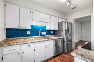 2138 NW 28th Pl, Gainesville, FL 32605 - Photo 9