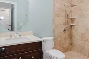 3915 NW 7th Pl, Gainesville, FL 32607 - Photo 9