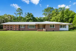 2107 Golf Dr, Palatka, FL 32177 - Photo 1