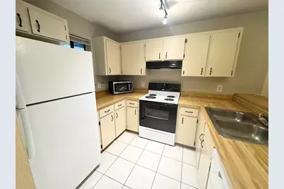 109 SE 16th Avenue #Q101, Gainesville, FL 32601 - Photo 3