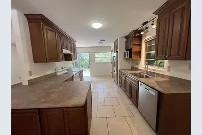 703 NE 5th Place, Gainesville, FL 32601 - Photo 9