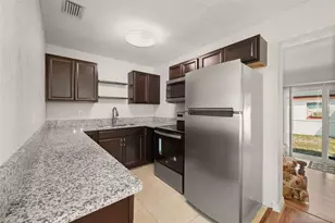 1118 SE 19th St, Gainesville, FL 32641 - Photo 9