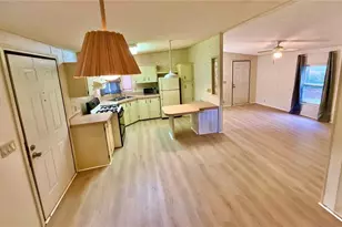 107 Crystal Lake Dr, Melrose, FL 32666 - Photo 5