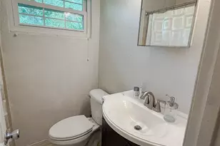 1815 NE 7th St, Gainesville, FL 32609 - Photo 13