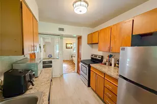 1815 NE 7th St, Gainesville, FL 32609 - Photo 3