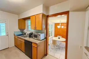 1815 NE 7th St, Gainesville, FL 32609 - Photo 5