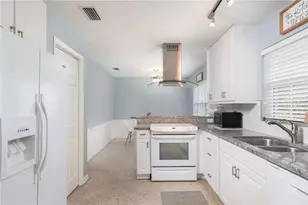 729 NW 34th St, Gainesville, FL 32607 - Photo 11