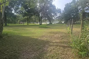 10211 NE 72nd St, Bronson, FL 32621 - Photo 9