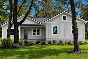 377 SE 4th Ave, Melrose, FL 32666 - Photo 1