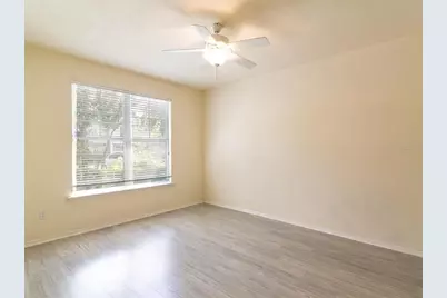 1565 NW 29th Road #4, Gainesville, FL 32605 - Photo 5