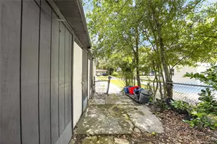 1320 NE 28th Ave, Gainesville, FL 32609 - Photo 33