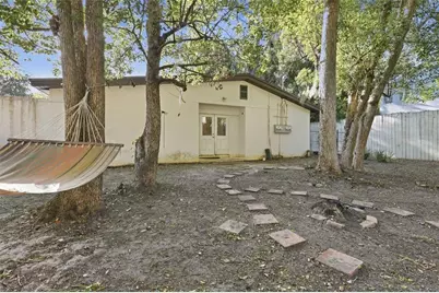 747 SE 2nd Place #10, Gainesville, FL 32601 - Photo 25