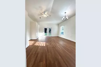 2024 NE 4th Avenue, Gainesville, FL 32641 - Photo 3