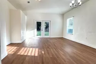 2024 NE 4th Ave, Gainesville, FL 32641 - Photo 3
