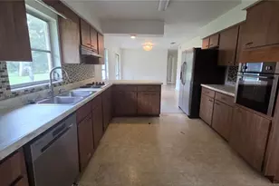 509 N Court St, Bronson, FL 32621 - Photo 11