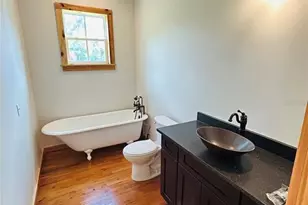 292 NW 12th Ave, Gainesville, FL 32601 - Photo 17