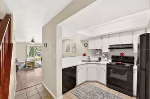 1434 SW 25th Pl, Gainesville, FL 32608 - Photo 5
