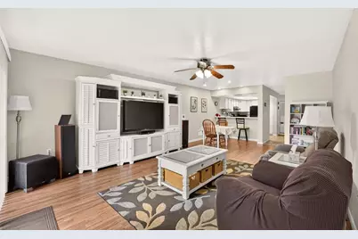 1434 SW 25th Place #C2, Gainesville, FL 32608 - Photo 3