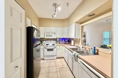 9177 SW 52nd Road #E203, Gainesville, FL 32608 - Photo 5