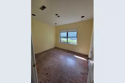 2212 NE 8th Avenue, Gainesville, FL 32641 - Photo 9