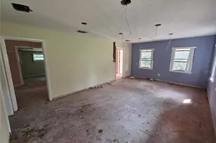 2212 NE 8th Ave, Gainesville, FL 32641 - Photo 7