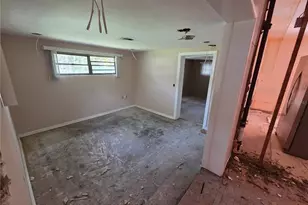 2212 NE 8th Ave, Gainesville, FL 32641 - Photo 3