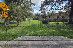 2212 NE 8th Ave, Gainesville, FL 32641 - Photo 31