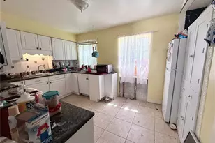 1927 NW 32nd Pl, Gainesville, FL 32605 - Photo 5