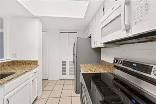 5606 SW 8th Pl, Gainesville, FL 32607 - Photo 9