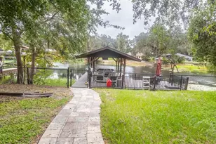 241 SE 5th Ave, Melrose, FL 32666 - Photo 43