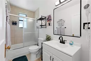 825 NW 19th Ave, Gainesville, FL 32609 - Photo 17