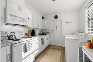 825 NW 19th Ave, Gainesville, FL 32609 - Photo 11
