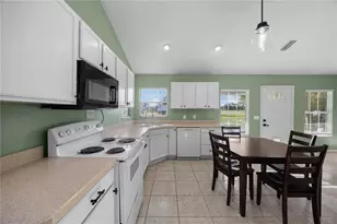 389 SW Kemp Ct, Lake City, FL 32024 - Photo 5