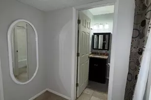 914 SW 8th Ave, Gainesville, FL 32601 - Photo 11
