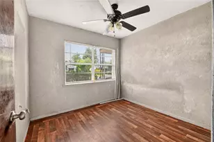 907 NE 24th St, Gainesville, FL 32641 - Photo 19