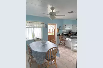 1527 Lakeview Road, Clearwater, FL 33756 - Photo 7