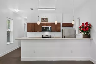 727 NW 4th Ave, Gainesville, FL 32601 - Photo 7