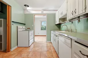 1038 NE 21 Ave, Gainesville, FL 32609 - Photo 9